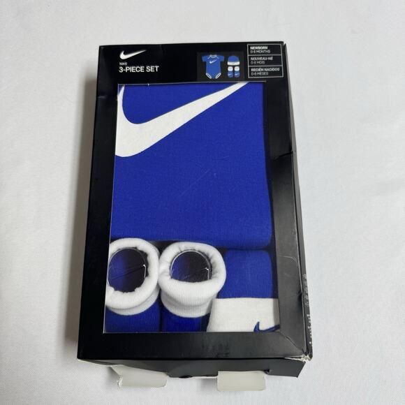 Nike Swoosh 3-Piece Bodysuit, Beanie & Booties Set Blue Infant Size 0-6 Months - Picture 2 of 7